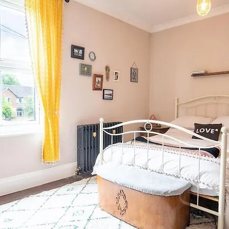Bridge Terrace - Spacious Living Area, Well Designed & Wood Burner *