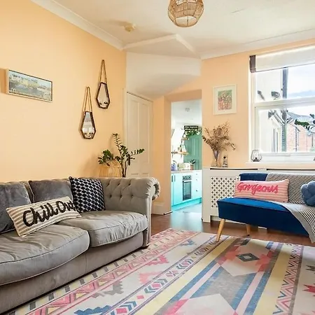 Bridge Terrace - Spacious Living Area, Well Designed & Wood Burner * Northallerton