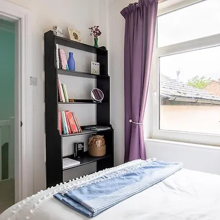 Bridge Terrace - Spacious Living Area, Well Designed & Wood Burner Feriehus