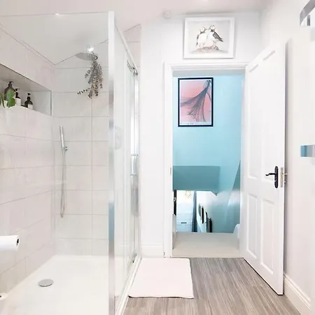 Bridge Terrace - Spacious Living Area, Well Designed & Wood Burner Northallerton