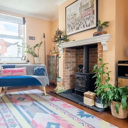 Tatil Evi Bridge Terrace - Spacious Living Area, Well Designed & Wood Burner Northallerton