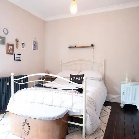 Bridge Terrace - Spacious Living Area, Well Designed & Wood Burner *